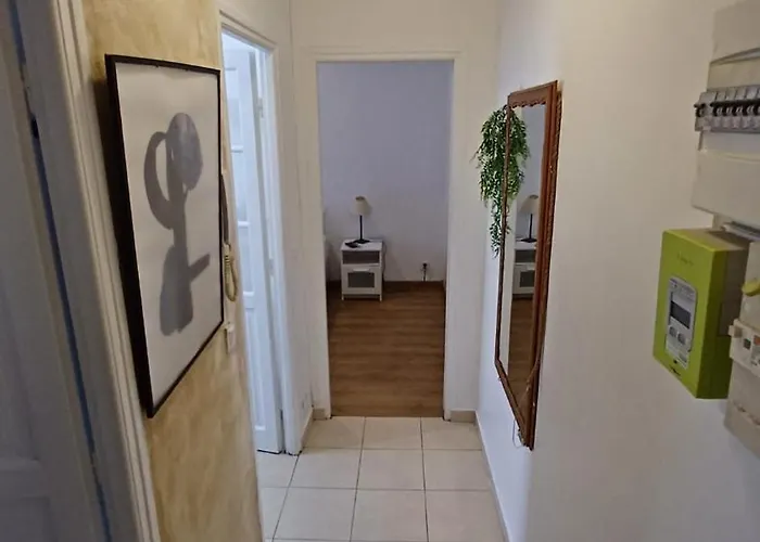 Апартаменты Charming Near Sacre-coeur *