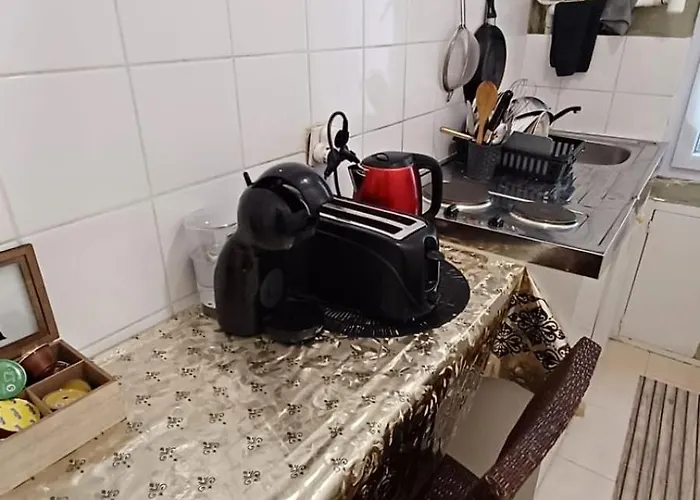 Апартаменты Charming Near Sacre-coeur Париж